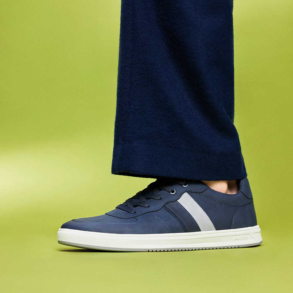 Morrisey Men's Navy Sneakers